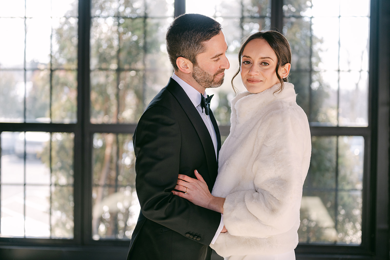 winter wedding at the Roundhouse